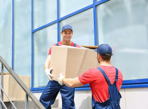 Packing and transport for commercial furniture and equipment in Soho